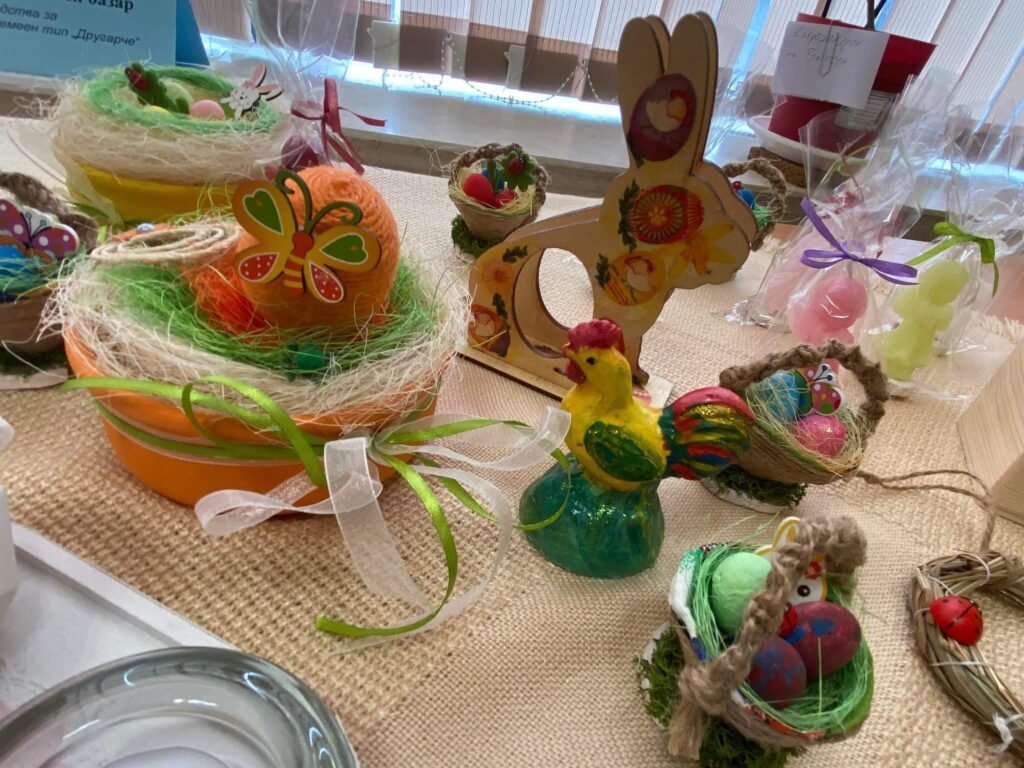 Великденски благотворителен базар се провежда в Апелативен съд - Варна