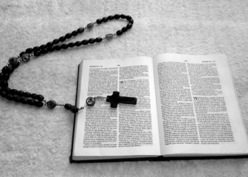 Колумбийският президент отстрани директора на полицията, който подкрепял извършване на екзорсизъм за залавяне на бегълци