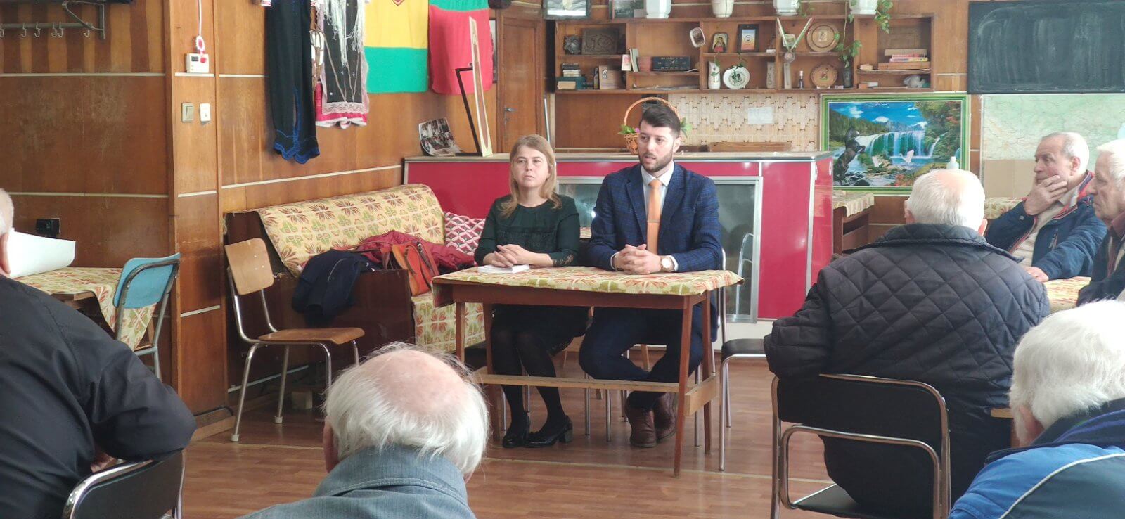 Обучават пенсионери от Добрич как да се предпазват от телефонни измамници