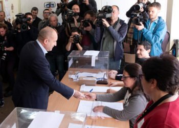 Президентът: От избирателната активност зависи легитимността на следващия парламент и правителство, от които очакваме важни решения