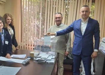 Иван Портних и Даниел Митов гласуваха за Варна