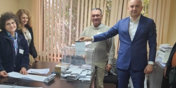 Иван Портних и Даниел Митов гласуваха за Варна