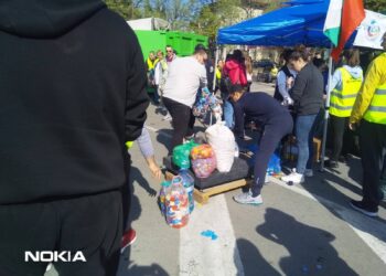 471 кг пластмасови капачки предадоха днес служители на община Долни чифлик