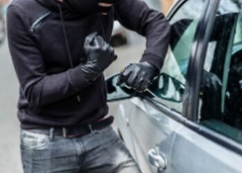 Съдът във Варна наложи "пробация" на млад мъж откраднал автомобил