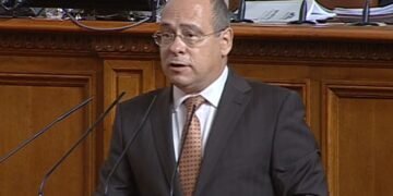 Вицепремиерът Лазаров: Служебният кабинет спазва законите и не е използвал Сребърния фонд за финансиране публични разходи