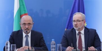 Министър Меджидиев: България и Полша ще изпратят обща позиция до председателя на ЕK Урсула фон дер Лайен във връзка с договора за закупуване на ваксини срещу COVID-19