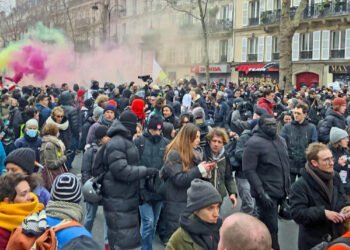 Законът за пенсионната реформа във Франция влезе в сила