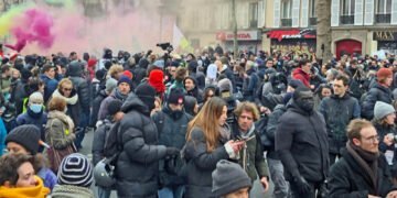 Законът за пенсионната реформа във Франция влезе в сила