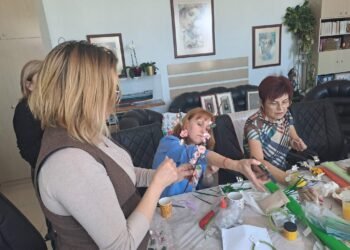 Пролетно и цветно настроение дойде в Апелативния съд във Варна (СНИМКИ)