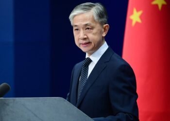 Китай осъди "арогантността" на изявленията на Г-7 по отношение на политиката в Далечния изток