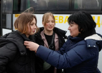 Отведени от Русия деца бяха върнати на родителите си в Украйна