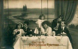 Преди век във Варна: На Великден варненци наемаха файтон и отиваха семейно на „Траката” да обядват в ресторанта, носеха яйца и козунаци (СНИМКИ)