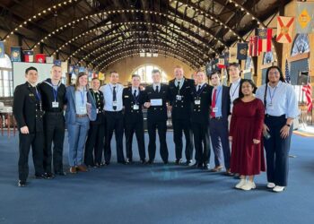 Курсанти от ВВМУ участваха в конференция по международни отношения в САЩ