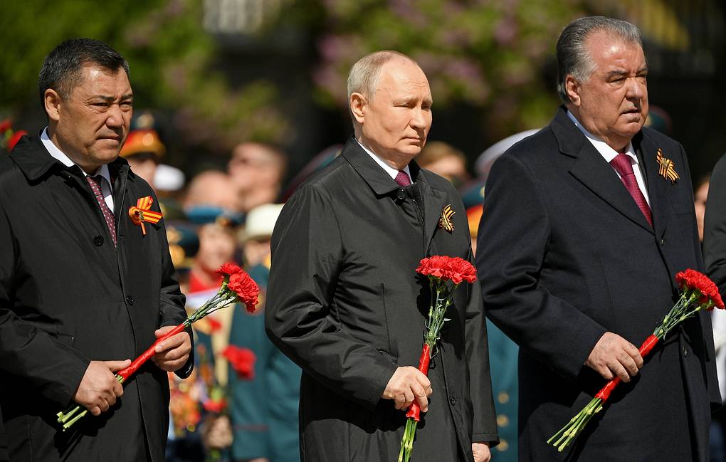 Парад в Русия за Деня на победата, Путин държа реч (ВИДЕО+СНИМКИ)