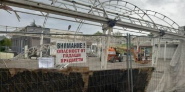 Демонтират металната конструкцията на пазара във “Владиславово”! Поставят нови павилиони и щандове на открито!