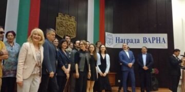 На вълнуваща церемония връчиха награда “Варна” на изявени личности и колективи в областта на културата (ВИДЕО)