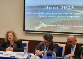 Обсъдиха Лято 2023 на среща с браншовици във Варна, курортите очакват 4,5 млн. туристи!