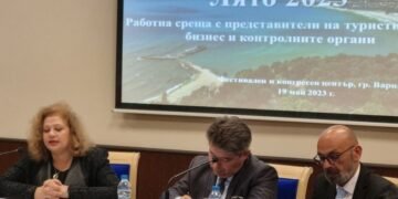 Обсъдиха Лято 2023 на среща с браншовици във Варна, курортите очакват 4,5 млн. туристи!