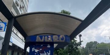 Друга работна група от няколко общински дирекции ще се занимава с колелетата и тротинетките, които се отдават под наем и се разполагат върху общинска собственост. Към момента общината не е издавала разрешение за извършване на търговска дейност, стана ясно по време на оперативката. Наредено беше още да се види състоянието на обществените тоалетни, възможностите за отдаването им на концесия и привеждането им в унифициран вид, включително на тези в Морската градина. Близо 150 тона отпадъци са извозени към сметището в село Вълген по време на кампанията за почистване на Варна, отчетоха от екоотдела на Общината. Кметът Коцев съобщи, че почистващата фирма е поела ангажимент през летните месеци да мие пешеходната зона, водеща до Морската градина, два пъти седмично.