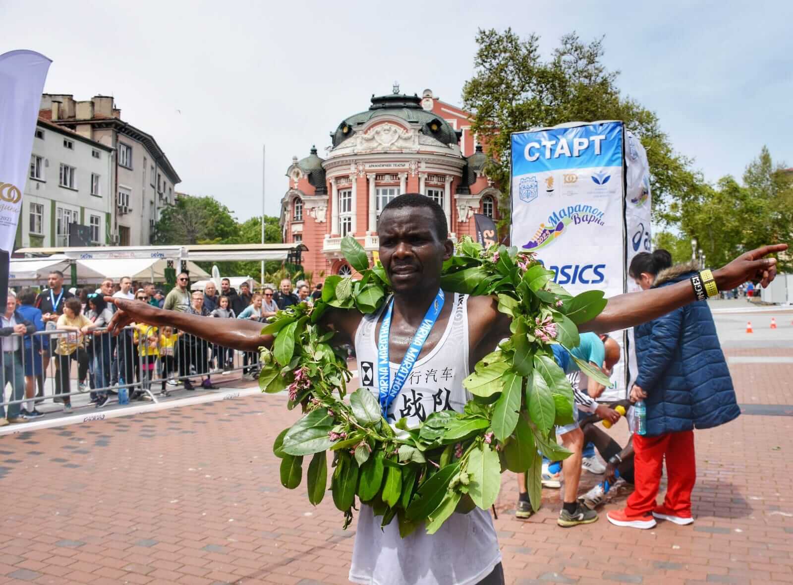 Кениец беше най-бърз в маратона във Варна, при дамите триумфира Маринела Нинева