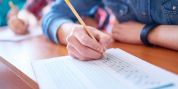 Близо 6400 зрелостници ще се явят на матура по Български език и литература днес