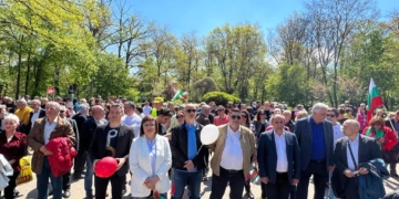 Корнелия Нинова: Минималната заплата да се увеличи от 1 юли