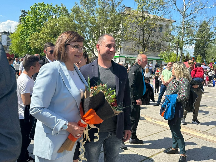 Нинова в Самоков: Да образоваме децата си в любов към род и Отечество