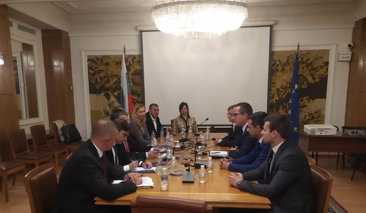 Цончо Ганев кани Министъра на финансите на работна среща със счетоводните организации