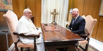 Папа Франциск: Поздравявам ви за това, че, въпреки че сте толкова различни, сте заедно в името на вашата страна България