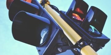 Заради ремонтни дейности временно е спрян светофарът до кръговото на „Почивка“