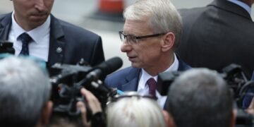 Премиерът пред New York Times: Европа трябва да си вземе поуки от каскадата от проблеми след войната