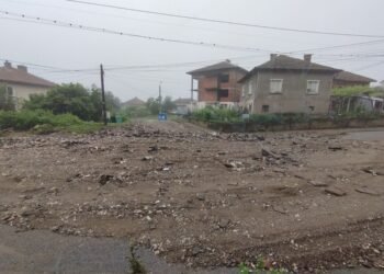 35 души са евакуирани от село Клисурица поради опасност от преливане на местния микроязовир