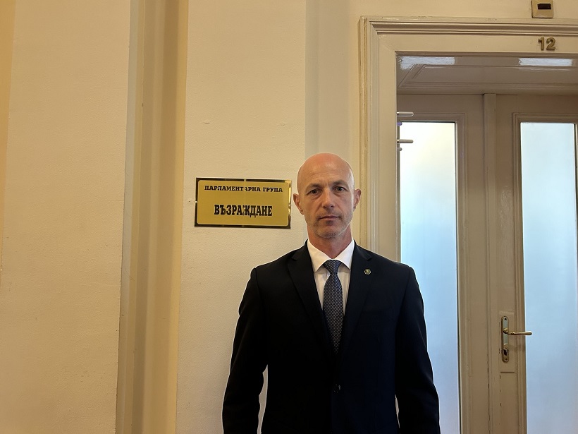 Коста Стоянов, „Възраждане“: Референдум за запазване на българския лев ще има и ние няма да се откажем