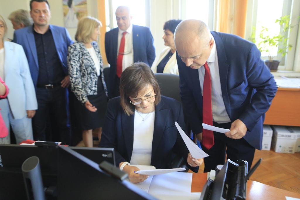 Корнелия Нинова