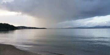 Пороят провали плановете за плаж и разходки на варненци, но пък разхлади и освежи!