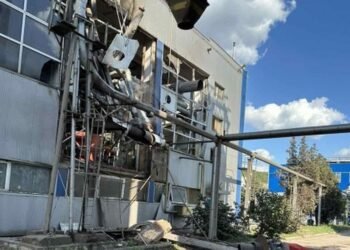 Работник е с изгаряния след взрива във фабриката за олио в Провадия