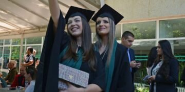 ВСУ “Черноризец Храбър” изпрати абсолвенти