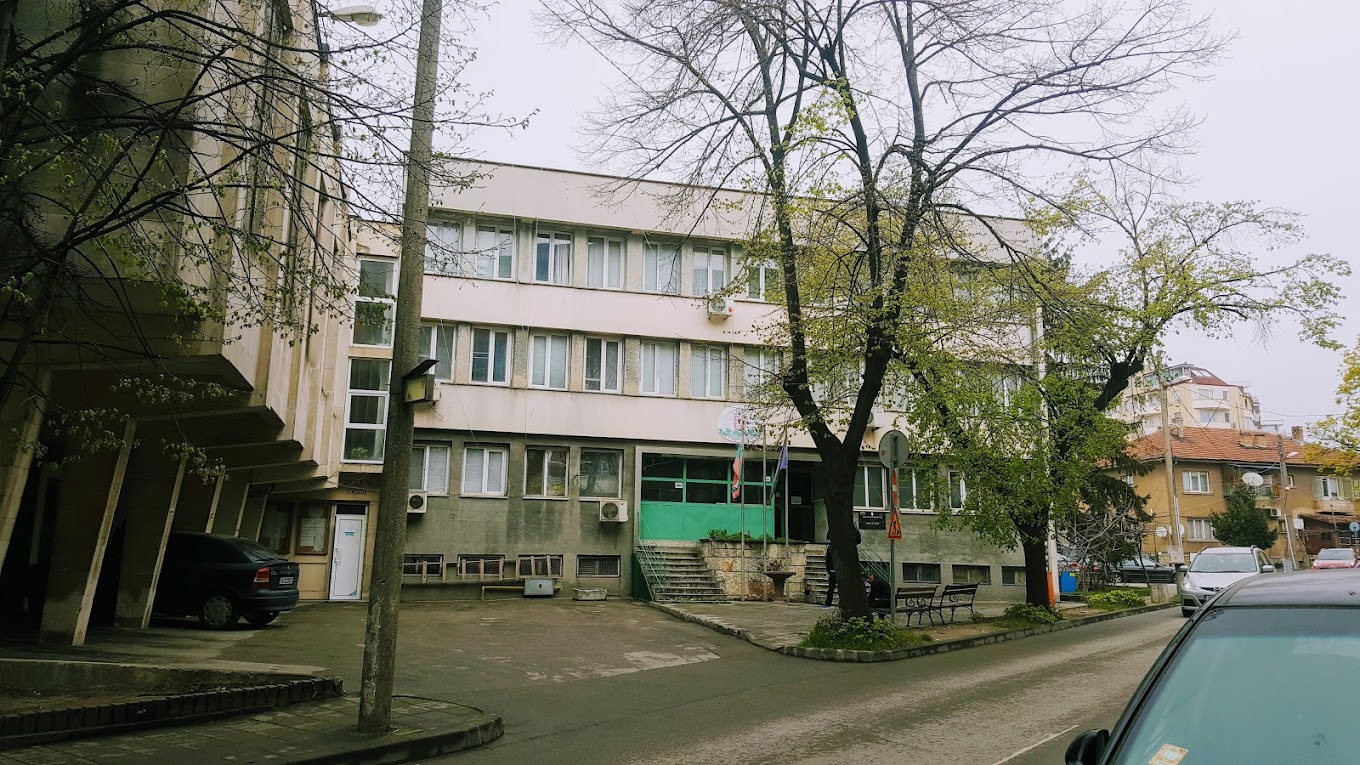 Задържаха съдийка, буйствала във 2-ро РУ във Варна