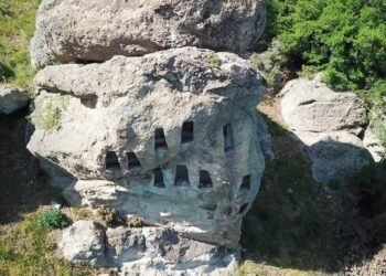 Проф. Овчаров: Скалните творения на хората в Източните Родопи са различни от всички останали