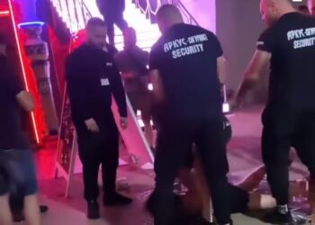 Охранители ритаха жестоко младо момиче в к.к. "Слънчев бряг" (ВИДЕО)