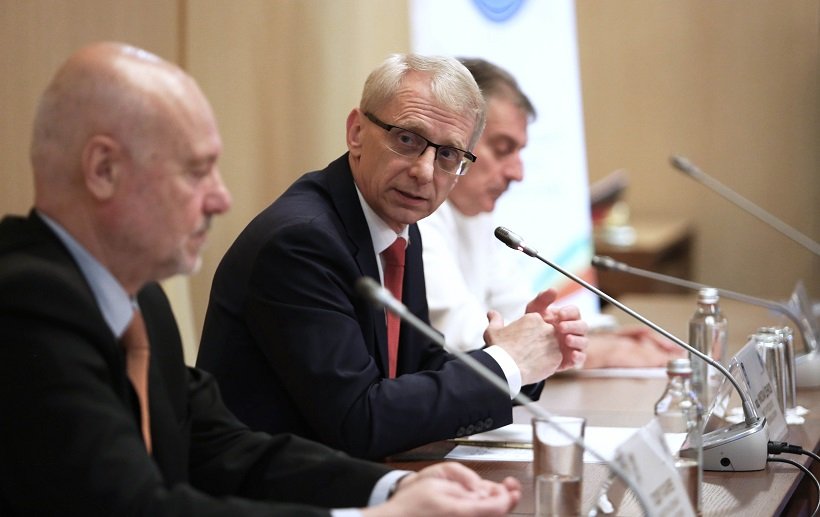 Премиерът акад. Денков: Укрепването на военния капацитет е гаранция за мира