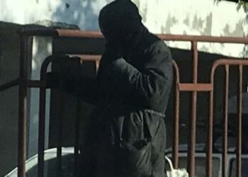 Мъж, изгубил бизнеса и себе си стои зад Маската! Не търси и не приема помощ!