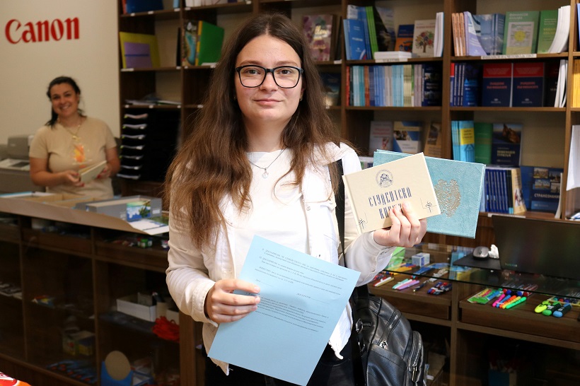 Започна записването на новоприетите студенти в Икономически университет – Варна