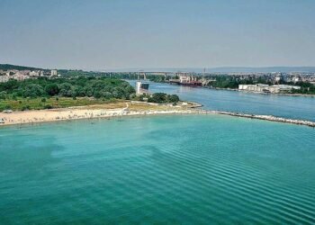 РЗИ: Морската вода по плажовете във Варна е с отлично качество