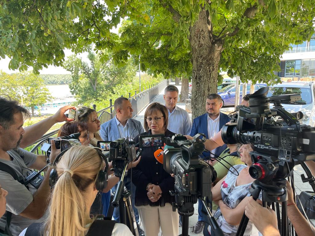 Корнелия Нинова: ГЕРБ и ПП се хванаха за гушите за 1.2 млрд. лв. Ще провалят бюджета
