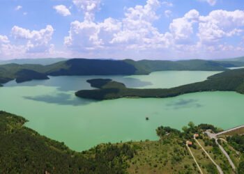 Издирват две деца, влезли да се къпят в яз. "Камчия"
