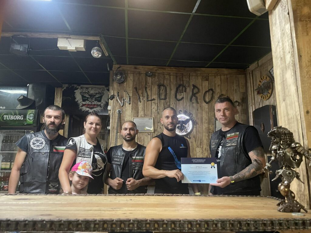 Мото клуб Wild Crows във Варна получи сертификат "Добрите примери" за благотворителната си дейност