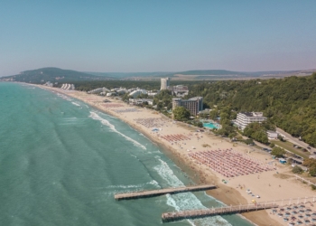 Откриха "ешерихия коли" във водите на Албена и Кранево, къпането е забранено