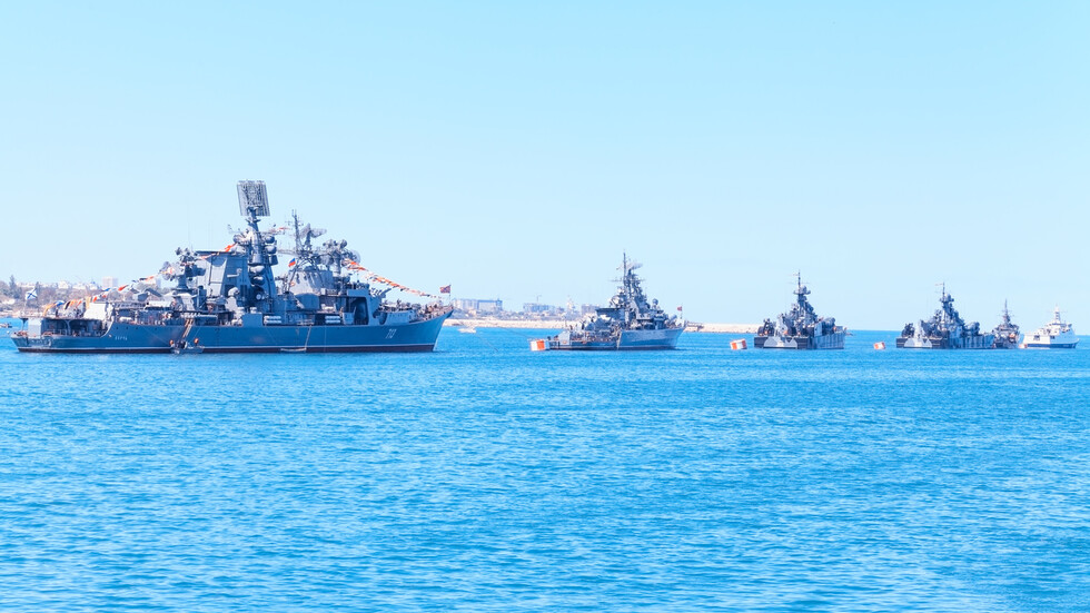 Украински безпилотен катер се е опитал да атакува руски военни кораби в Черно море