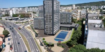 На мястото на бившия „Дом Младост” се изгражда изцяло нов СПА и балнео – комплекс, обявиха цените и на апартаментите!